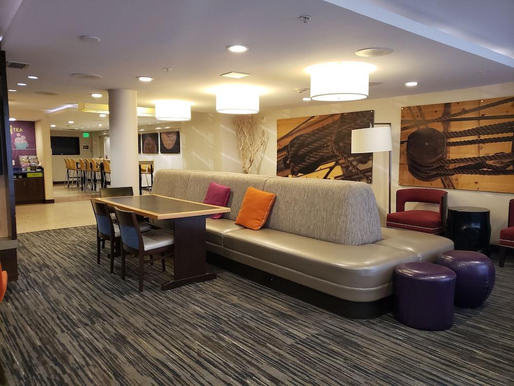 Comfort Inn & Suites Baltimore Exteriör bild